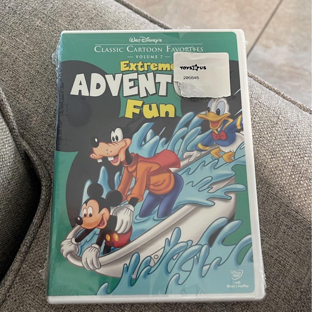NEW Walt Disney's Classic Cartoon Favorites Starring Goofy DVD, 2005